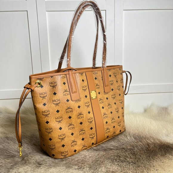 ❤️MCM Medium Tote Bag - Picture 2 of 9